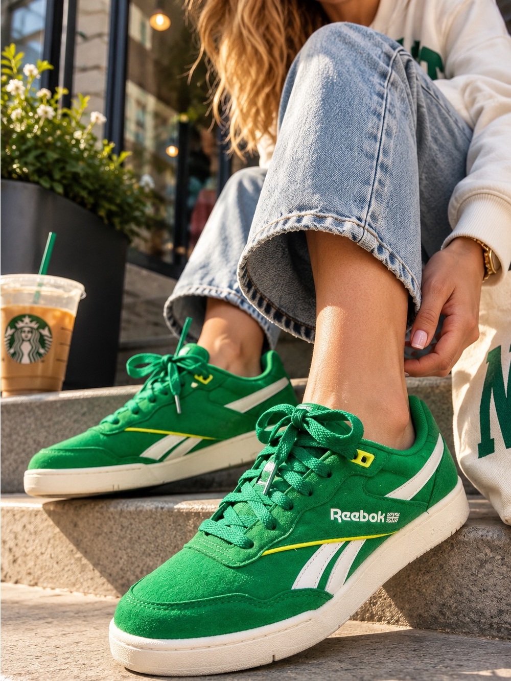 Reebok Classic Green Sneakers size 7
